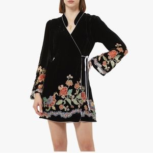 RIXO iris kimono wrap dress: perfect holiday outfit! Worn once - great condition